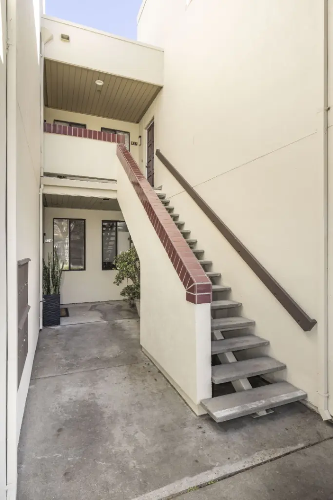 Why Choose a Full-Service Apartment Renovation Company?